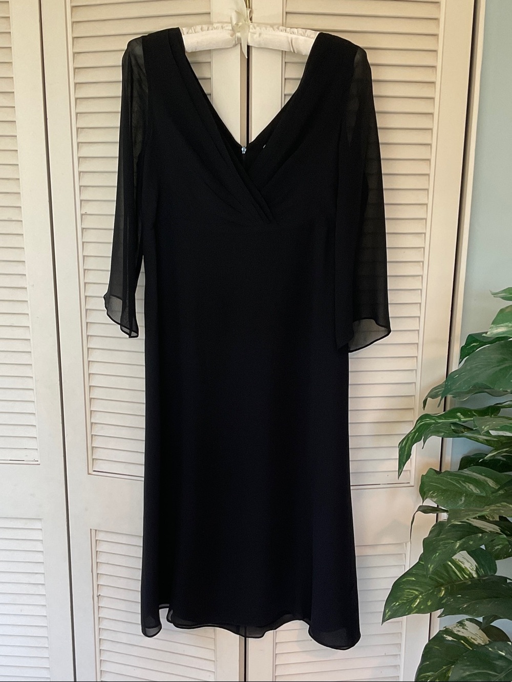 Isabella Bird for Anthropologie Black V-Neck Empire Waist Midi Dress Like New!
